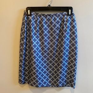 Beautiful silk patterned skirt. Like new condition, 100% silk.